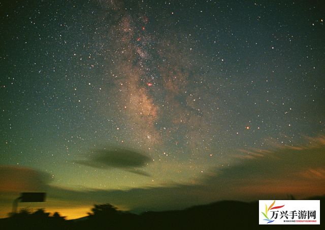 天美麻花星空免费观看乡村版，沉浸在农田星辰下的美好乡村生活，引领您体验独特的韵味与情怀